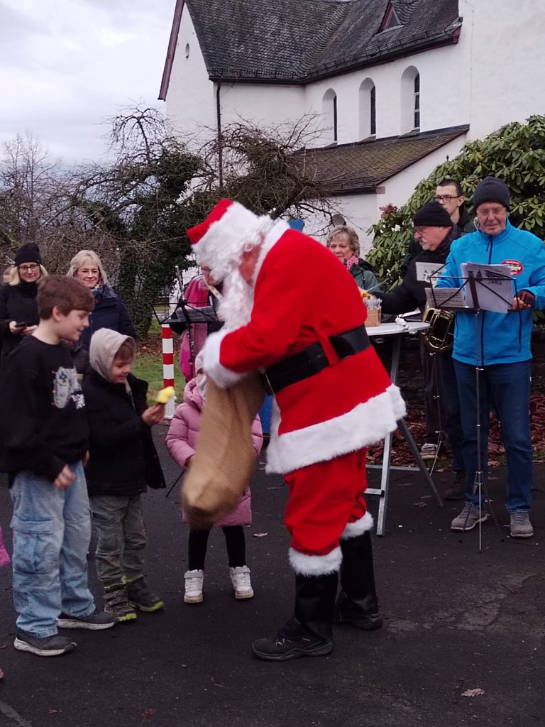 PHOTO 2025 12 02 18 58 10 (4)